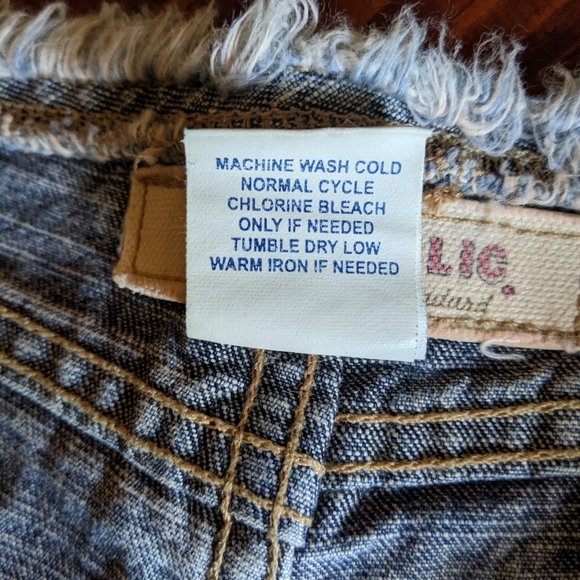 Who wears short shorts? - Picture 7 of 7